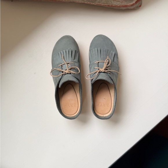 NWOT BRYR Zoe Wooden Platform Clog with Kilt Tassel Tongue in Agave - size 36 - Picture 8 of 11